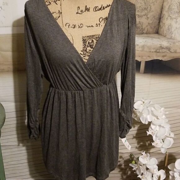 💖Host Pic💝 Liz Lange Maternity Top Size M - Picture 1 of 5